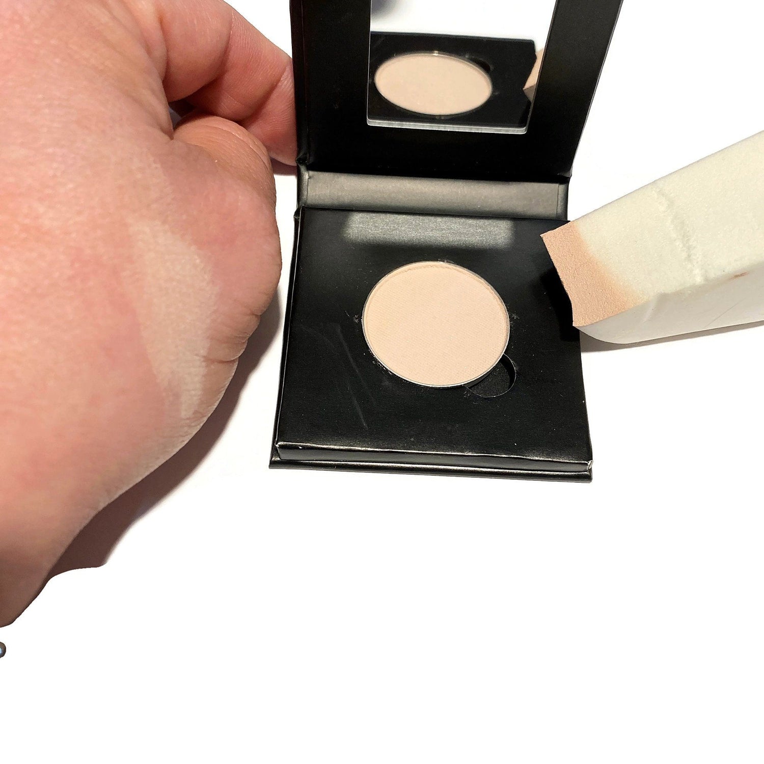 Pressed Mineral Eyeshadow - Barely Bisque