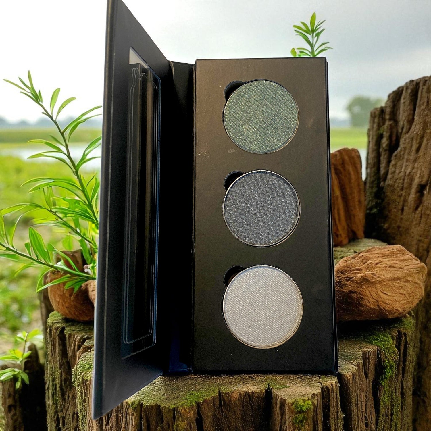 Pressed Eye Shadow Trio | Silver Turtle