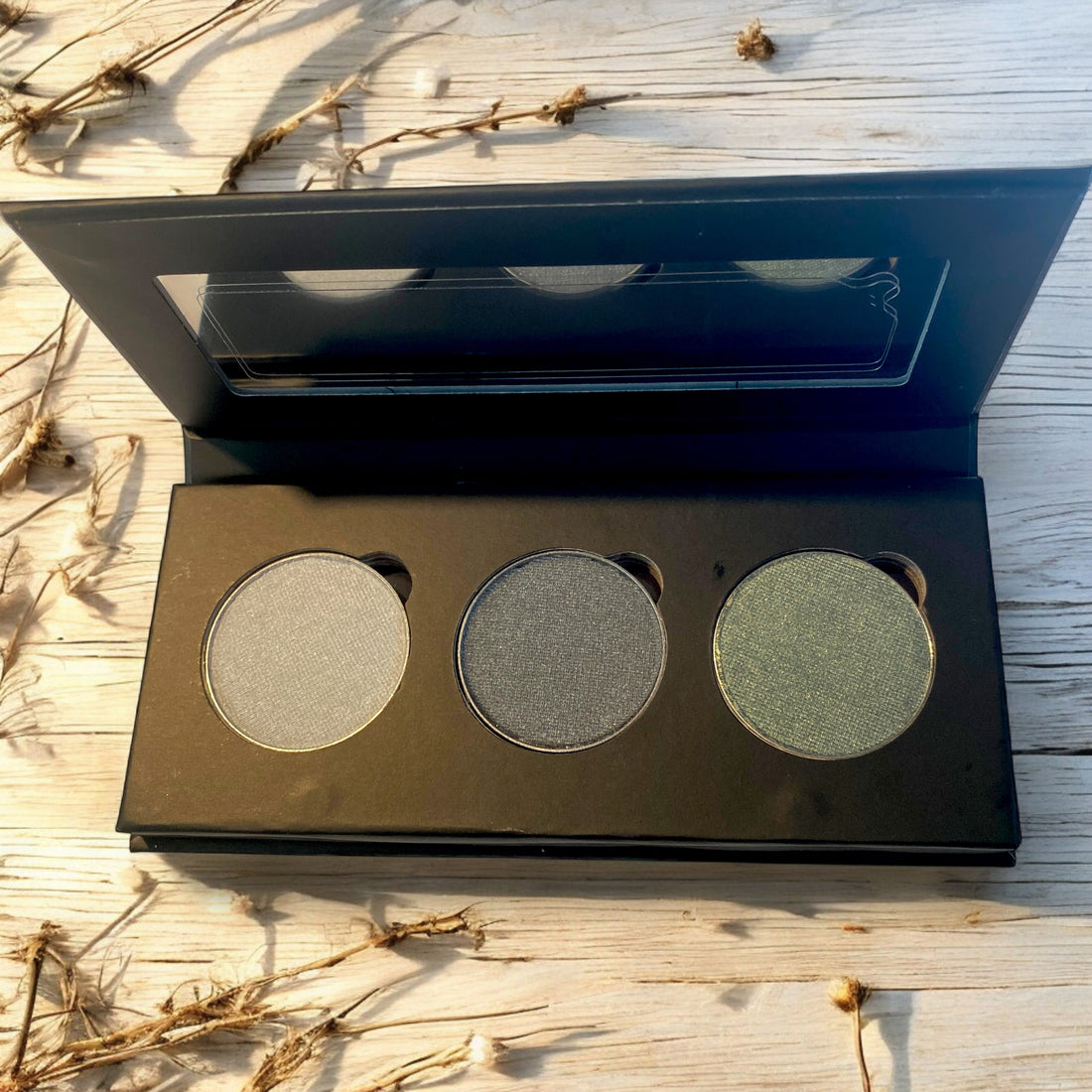 Pressed Eye Shadow Trio | Silver Turtle