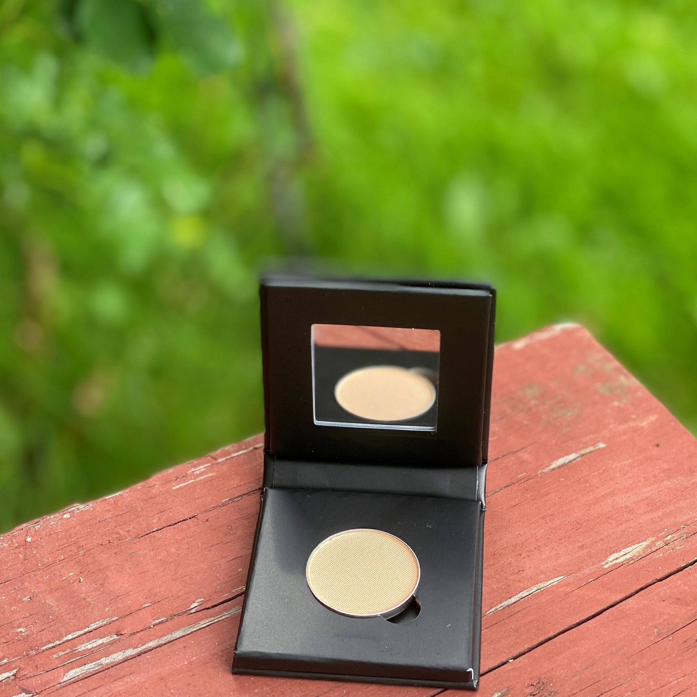 Pressed Mineral Eyeshadow - Shy Girl